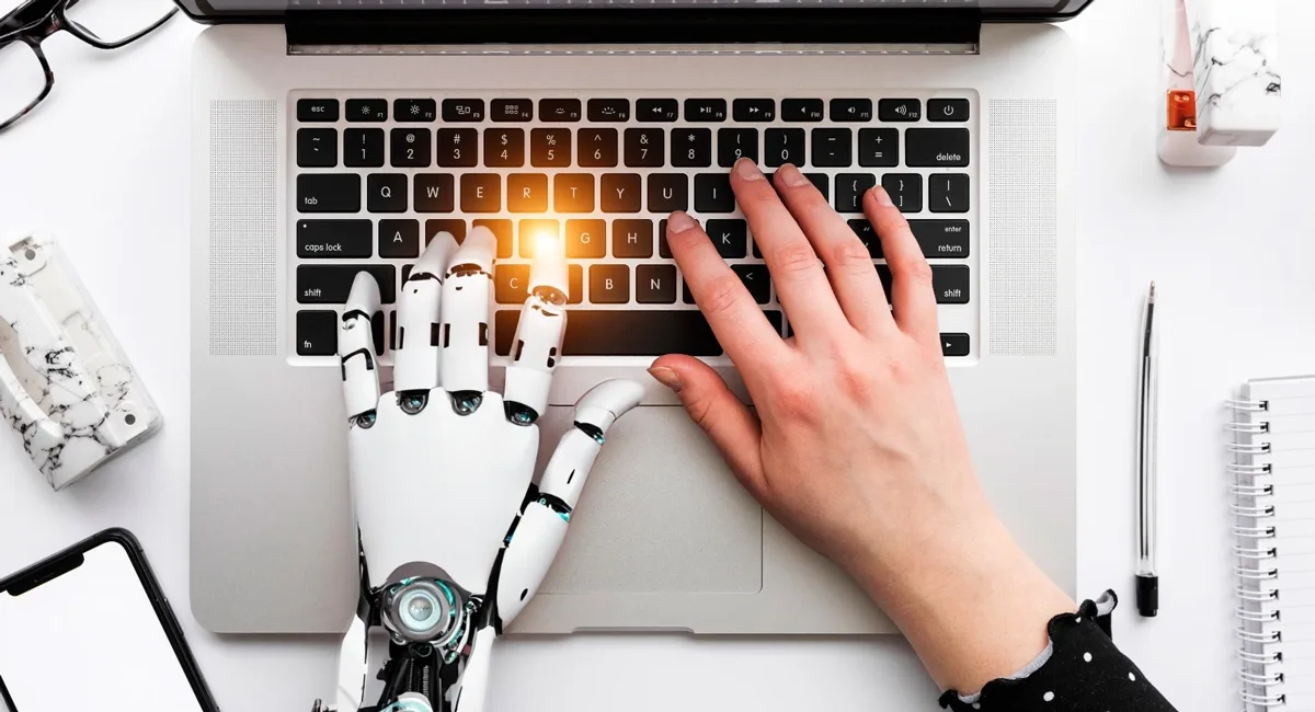 AI vs Human Content in 2025 – Who Wins in Dubai’s Digital Market